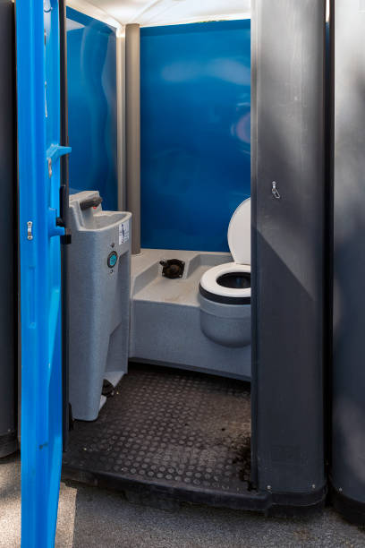Best Porta potty delivery and setup  in Maywood, IL